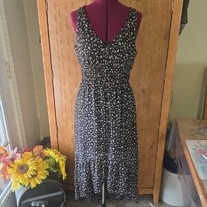 193 Rewind Black Floral V-Neck Midi Dress